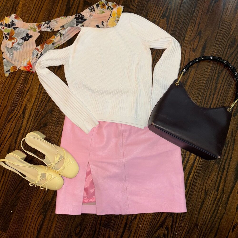 Blush Pink Vintage Leather Mini Skirt – Made in Italy, Y2K Vibes - Picture 4 of 7